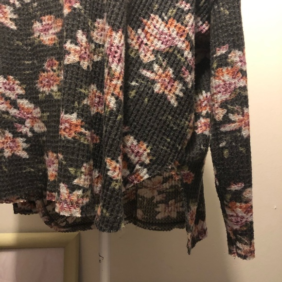 EUC Waffle Plush Knit Oversized Top - Picture 8 of 8